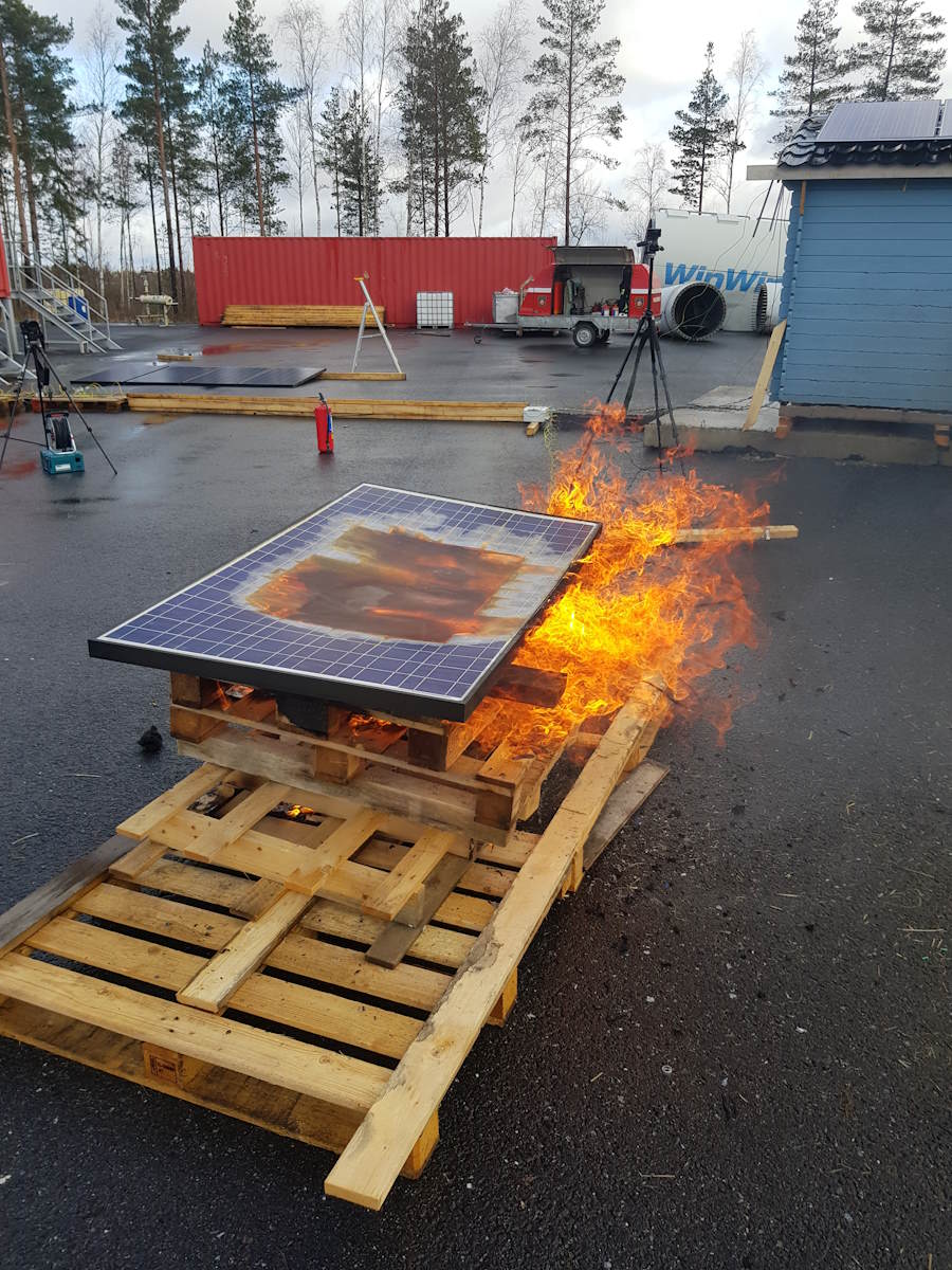 Satakunnan AMK – Aurinkosähköjärjestelmien turvallisuus palotilanteessa